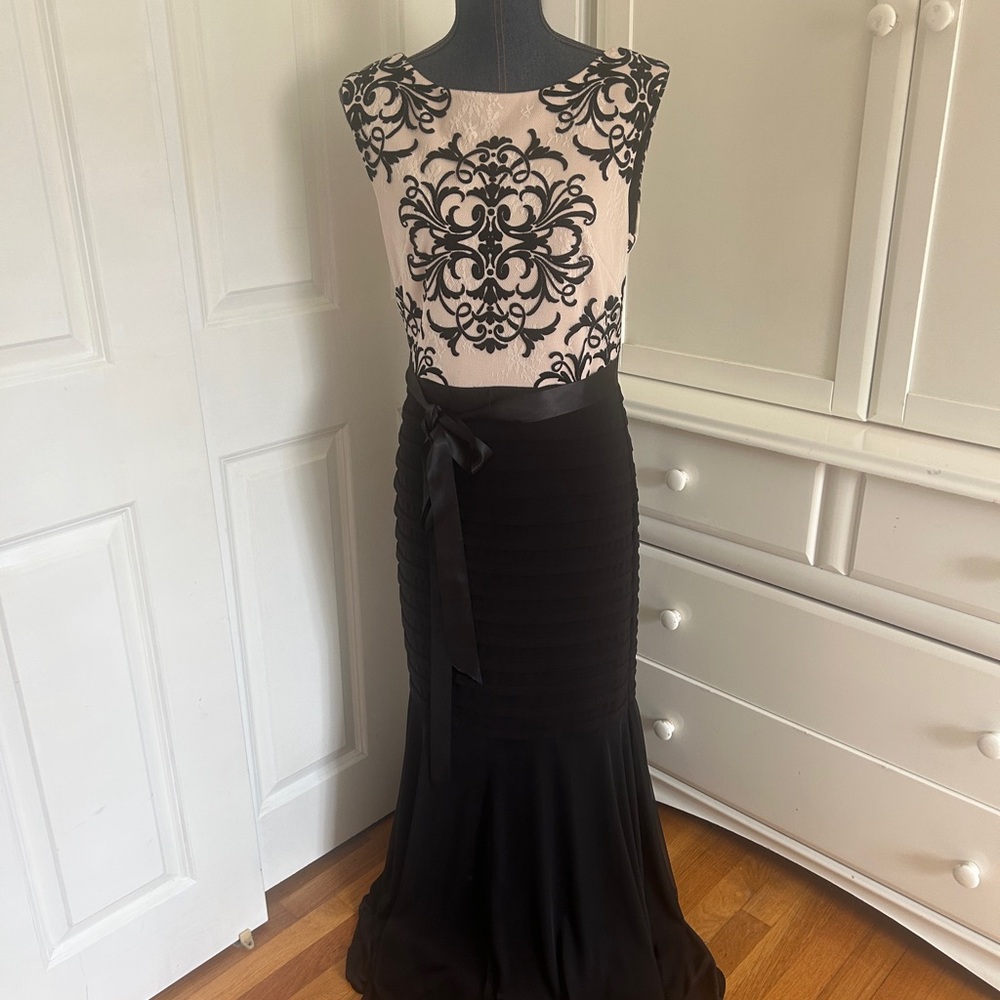 Betsy & Adam Black Lace Top Mermaid Gown, 12